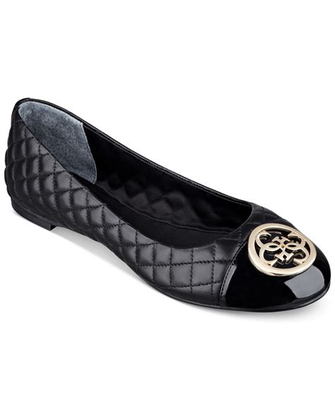 guess flats gusa.